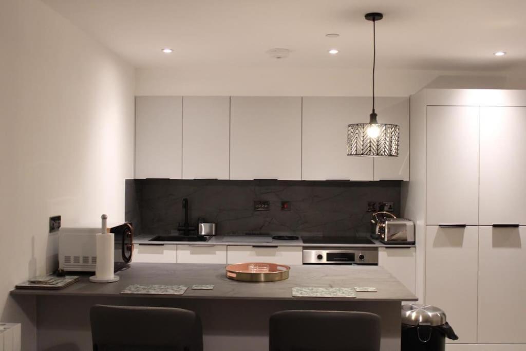 פרסטון Amazing Luxury One Bedroom Apartment In The Heart Of Preston מראה חיצוני תמונה