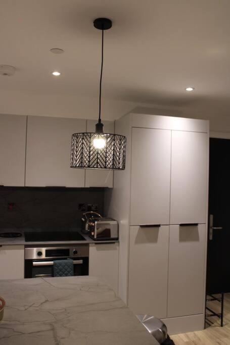 פרסטון Amazing Luxury One Bedroom Apartment In The Heart Of Preston מראה חיצוני תמונה