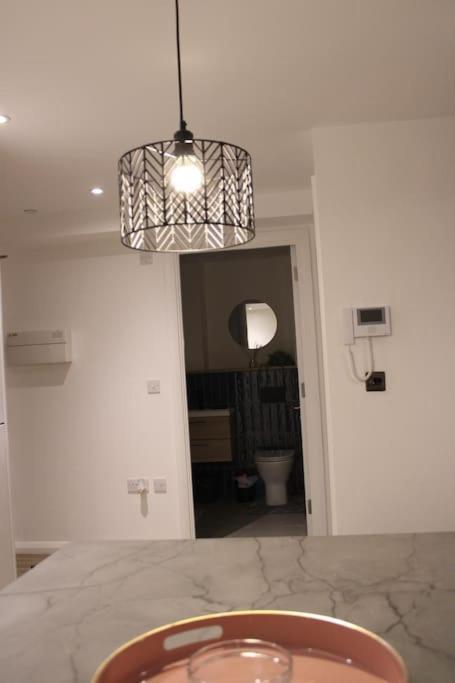 פרסטון Amazing Luxury One Bedroom Apartment In The Heart Of Preston מראה חיצוני תמונה
